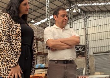 Seremi de Vivienda conoció experiencias innovadoras sobre vivienda industrializada que se podrían aplicar en la región