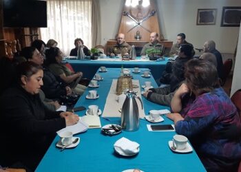 Jefe de Zona de Carabineros Aysén se reúne con 22 juntas de vecinos y acuerdan trabajo conjunto en materia de seguridad
