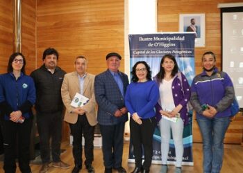 Gobernadora Andrea Macías comienza su viaje por el sur de la región en Villa O’Higgins
