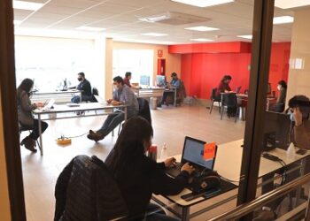 Trazabilidad de casos COVID-19 se realizará solo en grupos priorizados y brotes en conglomerados