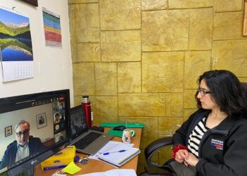 Subsecretaría de Educación y municipalidad de Coyhaique acuerdan trabajo coordinado para enfrentar crisis financiera