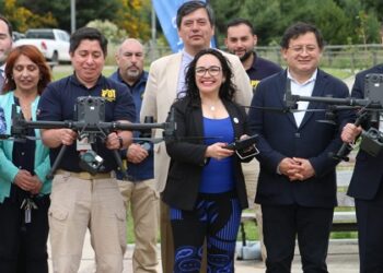 Gobernadora Andrea Macías entrega drones a la PDI para fortalecer seguridad regional