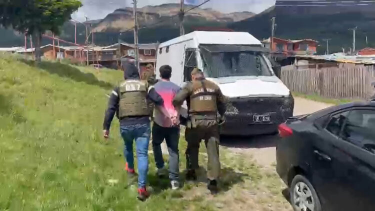 Carabineros del OS-7 y 5ta. Comisaría COP en coordinación la Fiscalía detienen en dos procedimientos a cuatro imputados por microtráfico de drogas