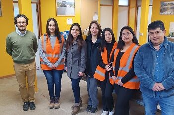 Ganadoras de la Academia de Emprendimiento ONG Canales – CChC expusieron su iniciativa “Hormi-Plast” en el Laboratorio de Vialidad