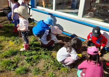 Niños y niñas de la primera infancia exploraron la ciencia en ocho comunas de la región de Aysén