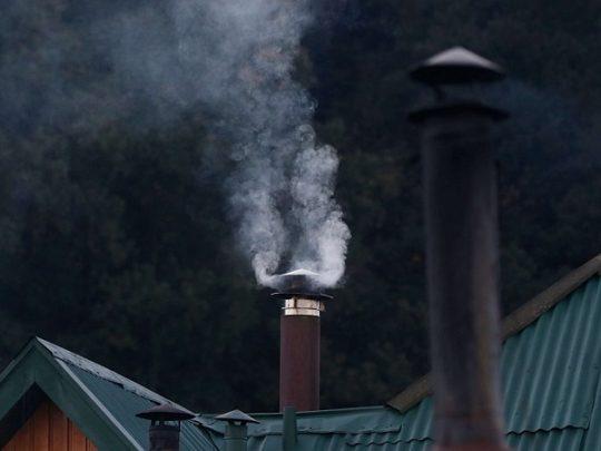 Aire acondicionado como una alternativa eficiente y ecológica al uso de leña en los hogares chilenos