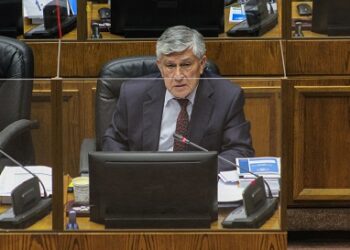 “Esperamos contar con una constitución que nos sirva de marco para los próximos años y hacernos cargo hoy día, en paralelo, de las verdaderas exigencias que nos fija la ciudadanía”