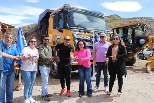 Chile Chico: Gobernadora Regional y Consejeras entregan nuevas maquinarias al municipio para reforzar trabajos en caminos