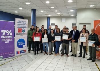 Con gran participación de mujeres se habilitaron 20 conductoras y conductores en Licencia profesional A2 a través de curso Sence financiado por el Gobierno Regional