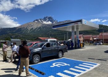 Copec lleva la primera estación de servicio a Villa Cerro Castillo y refuerza su presencia en la Patagonia
