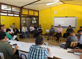 Subsecretario de Pesca dialoga con dirigentes del sector artesanal de Aysén