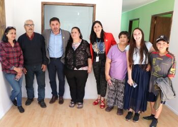 Con Subsidio de Asignación Directa entregado por el Minvu esforzada vecina de Mañihuales cumplió el sueño de la casa propia