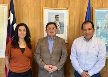 Autoridades regionales presentan al nuevo director de Junaeb Aysén