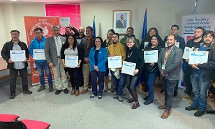 Puerto Aysén: potencian el turismo capacitando a 20 alumnos/as para acceder a la licencia de conducir profesional A2