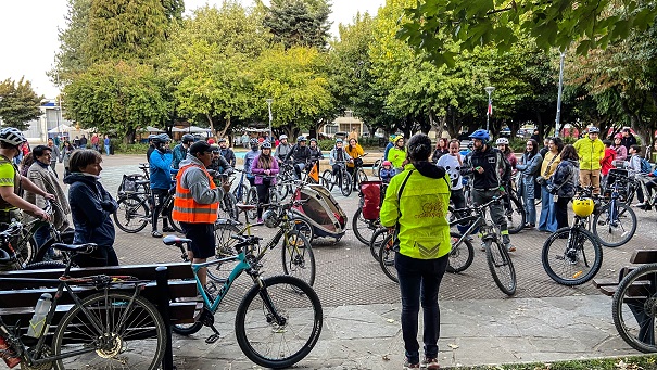 Mes del CLIMA: Coyhaique pedalea por la Hora Del Planeta