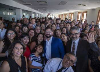 Presidente Gabriel Boric visita Ministerio de Hacienda y se reúne con ministro Marcel para revisar perspectivas económicas