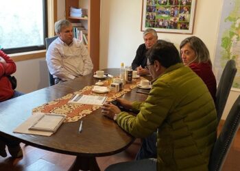 Sandoval se reúne con representantes de gremios productivos para enfrentar en conjunto problemas en materia de conectividad
