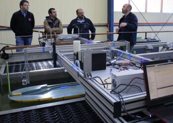 EN VALDIVIA SEREMI MOP Y DIRECTOR REGIONAL DE OBRAS PORTUARIAS CONSTATAN PRUEBAS TÉCNICAS A MODELO DE NUEVA EMBARCACIÓN PARA EL LAGO GENERAL CARRERA