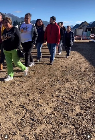 Familias de comités “El Nogal” y “Llaves Soñadas” visitaron la casa piloto de su anhelado proyecto habitacional