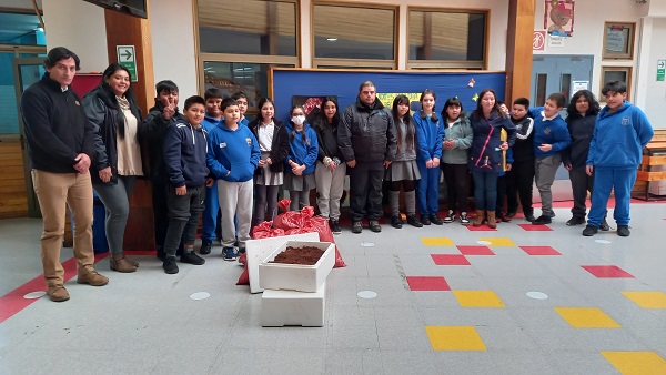 Escuela de Chacabuco continúa potenciando acciones medioambientales con apoyo de Empresas Bahamonde