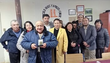 Senadora Ordenes entregó reconocimiento a conocido gestor cultural de Puerto Aysén