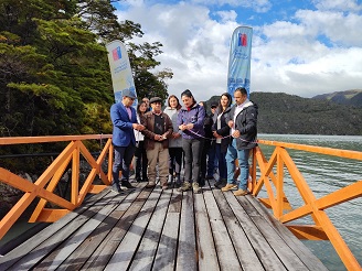 Familias de Caleta Tortel disfrutan sus renovadas pasarelas gracias a trabajo conjunto entre Minvu y Municipio