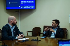 Diputado Calisto se reúne con Ministro Jackson y le pide aumento de monto y cobertura del bono leña