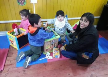 NIÑAS Y NIÑOS DE GUAITECAS RECIBEN MATERIALES PARA SU ESTIMULACIÓN TEMPRANA