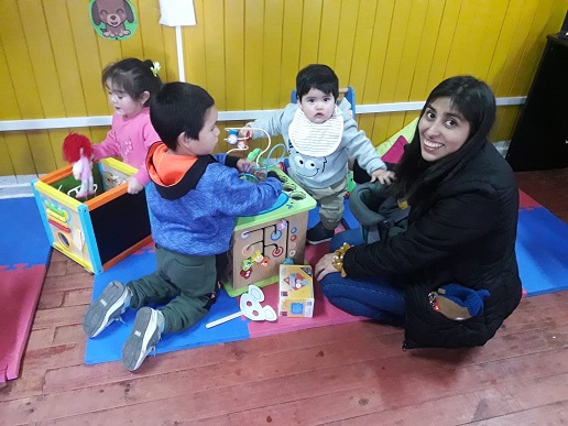 NIÑAS Y NIÑOS DE GUAITECAS RECIBEN MATERIALES PARA SU ESTIMULACIÓN TEMPRANA