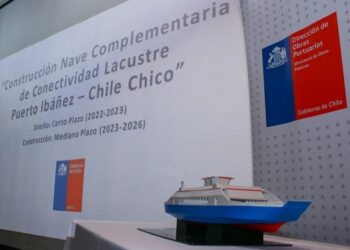 EQUIPO MOP ENTREGA A COMUNIDAD DE CHILE CHICO ANTEPROYECTO FINAL DEL DISEÑO DE NAVE COMPLEMENTARIA QUE OPERARÁ EN EL LAGO GENERAL CARRERA