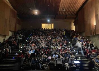 Estreno de Wild Life repletó el Centro Cultural en Coyhaique