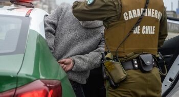 Tras rápido actuar Carabineros de Coyhaique detuvo a sujeto por violencia intrafamiliar y evitó femicidio