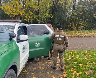 Carabineros indaga disparos que dejan a dos personas lesionadas al interior de sede deportiva en Puerto Aysén