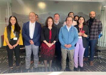 En reunión de trabajo en la Comisión Nacional De Energía buscan reducir los costos de electricidad
