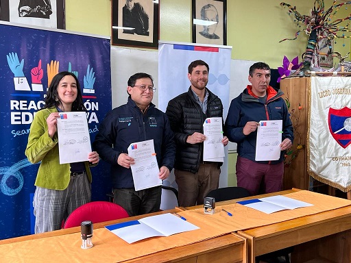 Secreduc y Slep Aysén firmaron acuerdo para facilitar el traspaso de establecimientos desde las municipalidades al nuevo servicio