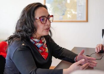 Gobernadora agradece gestiones del Ministerio de Transportes para asegurar continuidad de vuelos entre Balmaceda y Punta Arenas