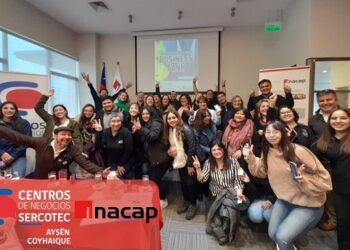 Emprendedores/as locales de Aysén exhiben sus productos a grandes empresas regionales para fomentar comercialización