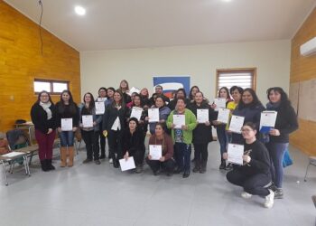 Mujeres de Puerto Aysén se certifican en temas empresariales para hacer crecer sus negocios