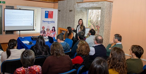 SernamEG presenta su oferta a la Mesa Intersectorial Macro Zona Sur Austral