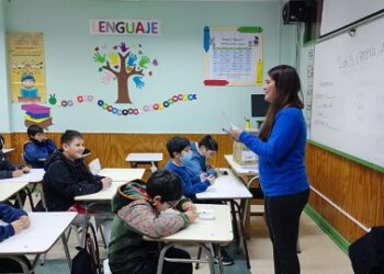 Mineduc presenta balance del primer semestre: asistencia escolar promedio sube a 88% y tres de cada cinco estudiantes alcanzan un nivel normal o destacado