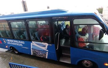CON RECURSOS DEL SUBSIDIO AL TRANSPORTE ESCOLAR RURAL, REFUERZAN EL TRASLADO DE ESTUDIANTES DE GUAITECAS A SUS ESTABLECIMIENTOS EDUCACIONALES