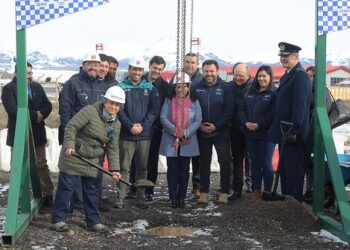 MINISTRA MOP INSTALA PRIMERA PIEDRA DE TERMINAL DE PASAJEROS DEL AERÓDROMO DE BALMACEDA
