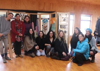 Obra “Homenaje a la mujer tortelina” develó el rol de la mujer como cultora en Tortel