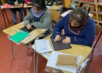 Docentes de escuela Despertar se capacitan en Braille gracias al apoyo de Empresas Bahamonde