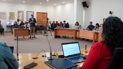 Buses eléctricos para la comuna de Aysén: CORE aprueba adquisición de vehículos para traslado de estudiantes y adultos mayores
