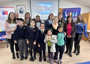 Mineduc premió a estudiantes Booktubers de la región