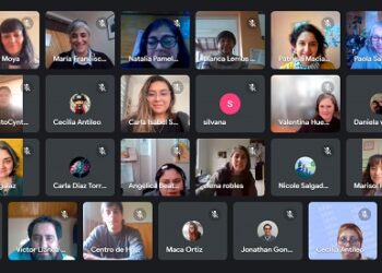 Mujeres se informan en conversatorio del SERNAC y SernamEG sobre su incidencia en materias de consumo