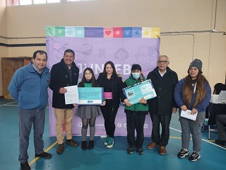 Junaeb inició la entrega de 256 computadores en la provincia de Aysén