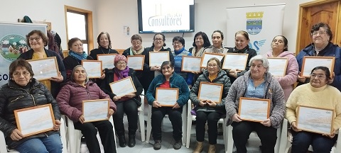 En Puyuhuapi concluyen talleres dirigidos a Mujeres y Adultos Mayores: ambas iniciativas apoyadas por el Gobierno Regional