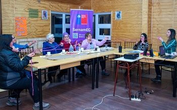 Mujeres de la cuenca del lago Chelenko se reúnen para relevar el aporte a sus comunidades en actividades de sensibilización de SernamEG